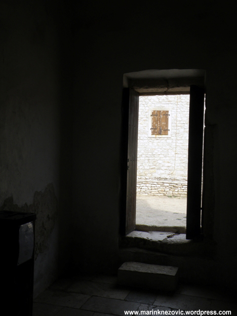 Crkva sv. Križa u Ninu iz 9. st.