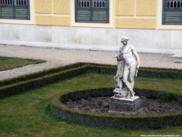 Schönbrunn 28