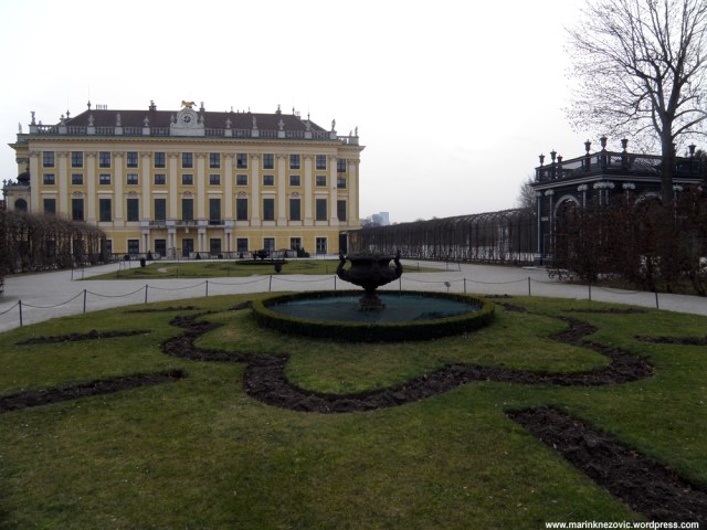 Schönbrunn 32
