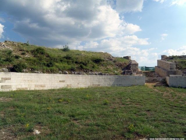 Burnum. arena, Kistanje