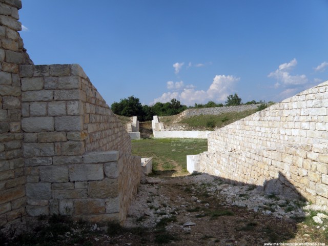 Burnum, arena, Kistanje