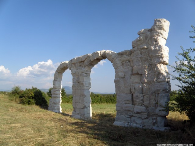 Burnum, slavoluk, Kistanje