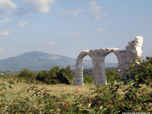 Burnum, slavoluk, Kistanje