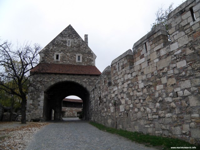 Budim, palača, velika rondela