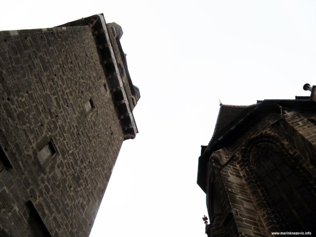 Perchtoldsdorf, obrambena kula. crkva sv. Augustina