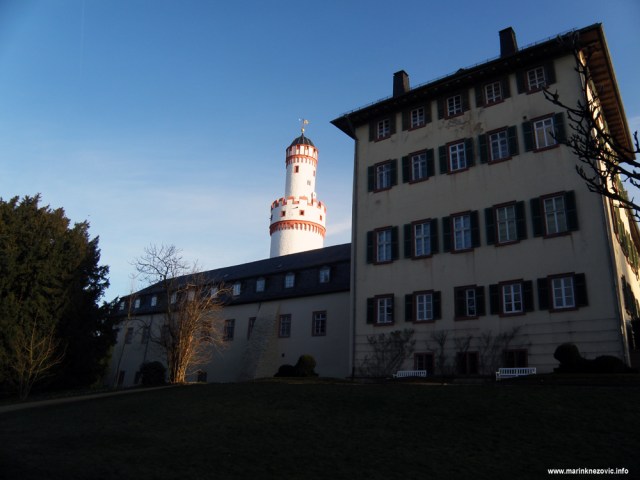 Bad Homburg dvorac, bijela kula