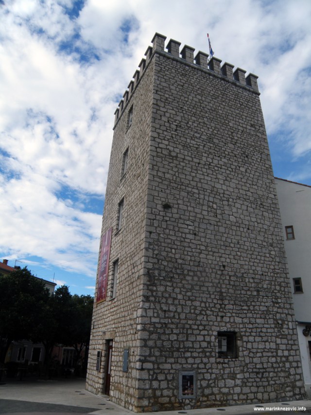 Novi Vinodolski, Frankopanski kaštel