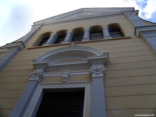 Novi Vinodolski, Crkva sv. Filipa i Jakova