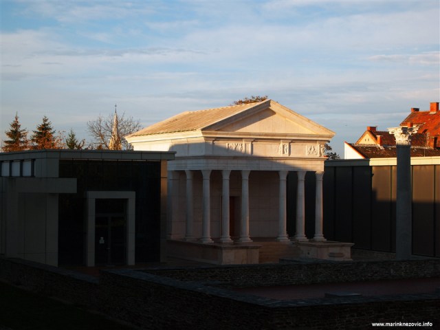 Sambotel, Szombathely, Izidin hram, Savaria 