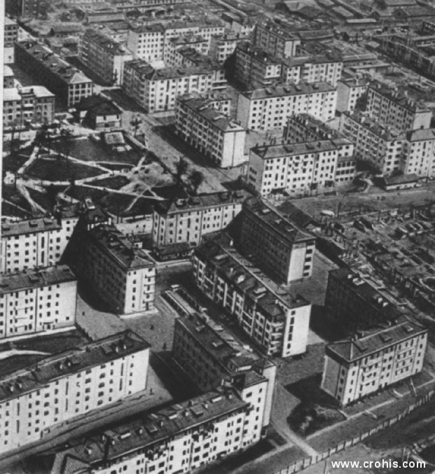 Moderno naselje u Moskvi. Totalitarni režimi ne mogu postojati barem bez podrške dijela društva. Tako ovi veliku pozornost posvećuju mjerama socijalne skrbi, poput gradnje radničkih naselja. Velike zgrade među kojima se nalaze parkovi obilježje je socijalističke izgradnje kako u Rusiji tako i u Hrvatskoj.