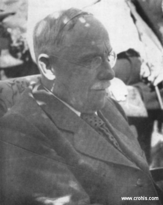 Vladko Maček, (1879. – 1964.), podpredsjednik, a kasnije i (poslije smrti Stjepana Radića) predsjednik HSS-a i SDK. Potpisnik sporazuma s Dragišom Cvetkovićem koji je doveo do stvaranja Banovine Hrvatske. Tijekom 2. sv. r. ostaje u Hrvatskoj interniran od ustaških vlasti. Na kraju rata odlazi u izbjeglištvo gdje se nastavlja baviti političkim radom.