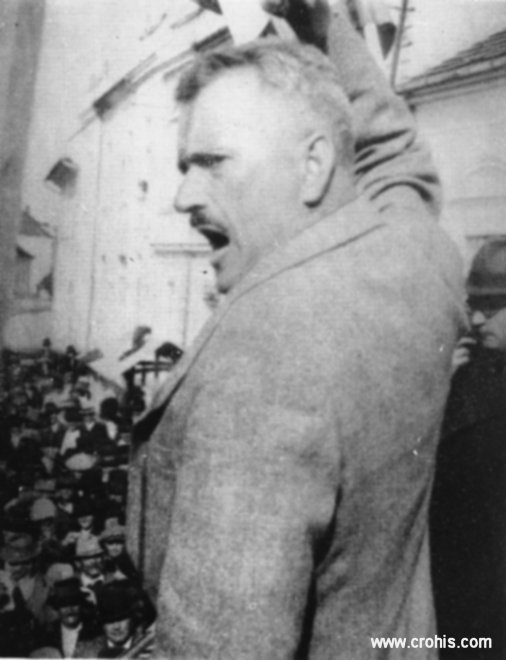 Josip Torbar (1889. – 1963.), odvjetnik i političar. Ministar pošte i brzojava u vladi Cvetković – Maček. Više puta zatvaran od ustaša. 1945. emigrira pred komunistima.