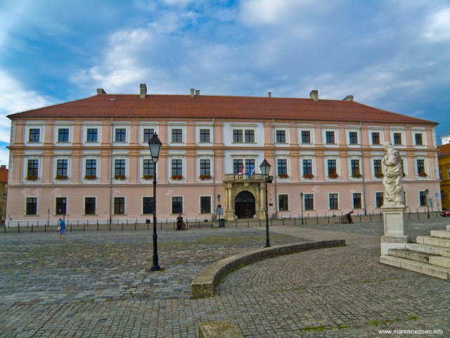 Zgrada glavnog zapovjedništva (Generalatshaus)