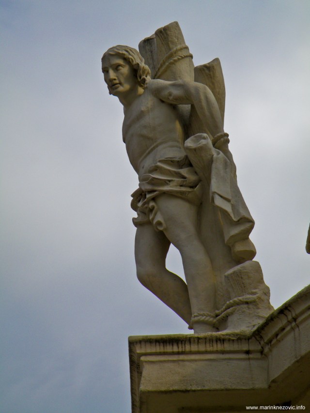 Sv. Sebastijan na pilu sv. Trojstva