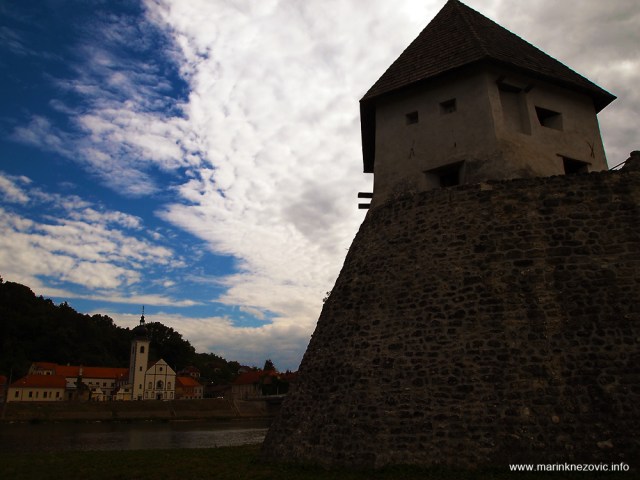 Stari grad Kostajnica