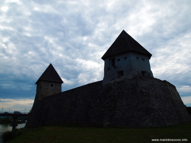 Stari grad Kostajnica